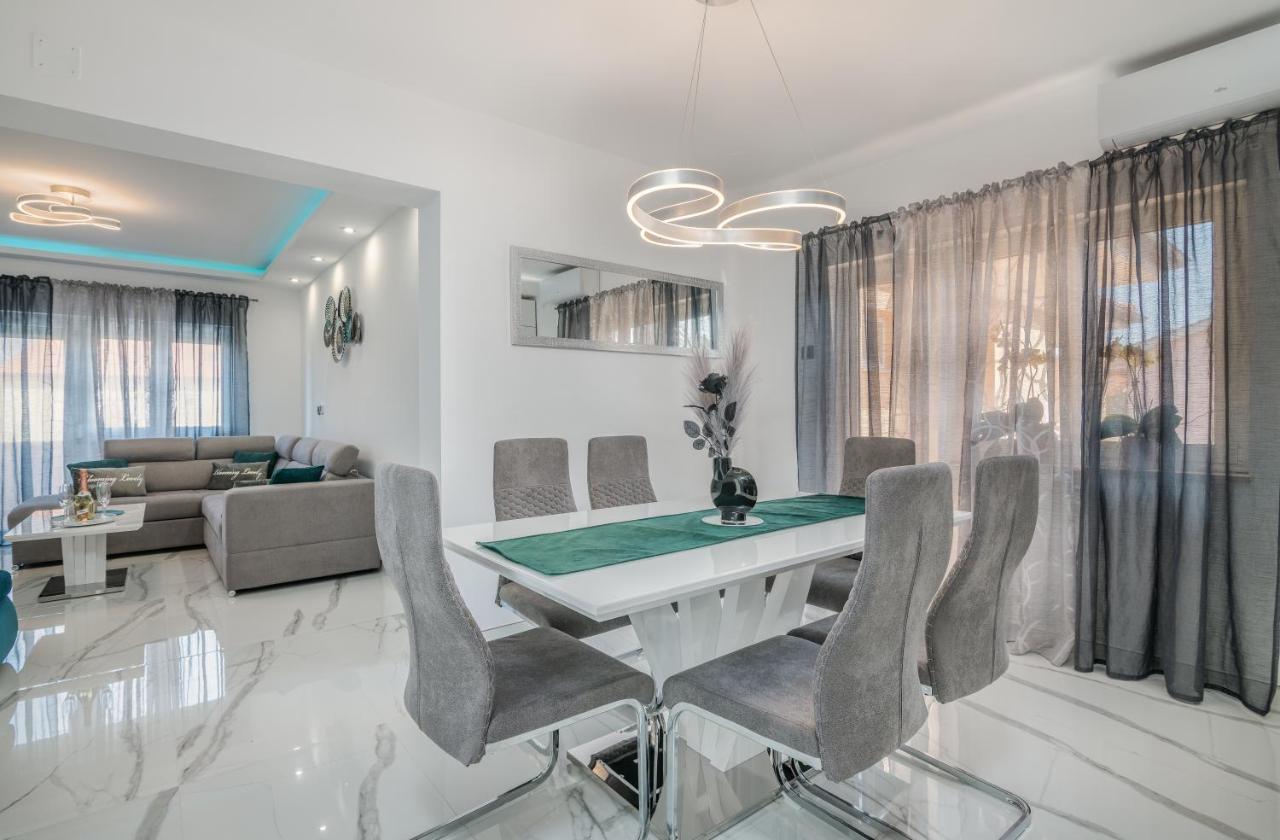 Apartman Luxury Lure Krk Town Exterior foto